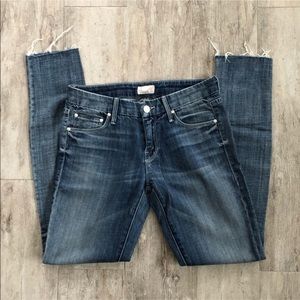 Mother Looker Fray in Hooked